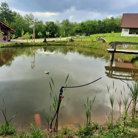 La 'nea Marin Campsite Sibisel (Beriu, Hunedoara)
