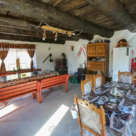 La 'nea Marin Campsite Sibisel (Beriu, Hunedoara)